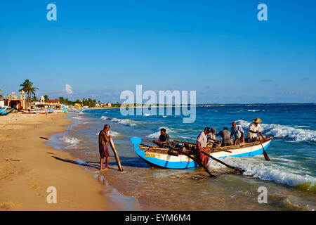 Sri Lanka, Ceylan, Province de l'Est, la Côte Est, Trincomalee, village de pêcheurs Banque D'Images