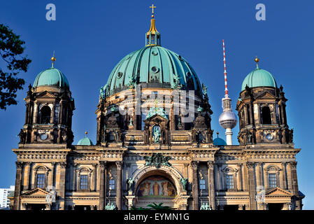 Allemagne, Berlin : Vue de face de l'église cathédrale de Berlin Banque D'Images