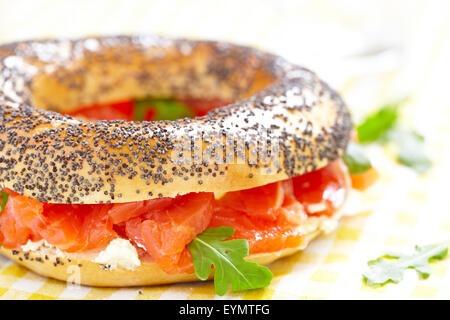 Bagel et saumon fumé Banque D'Images