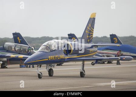 De l'équipe acrobatique aérien Breitling, avec Aero L-39 Albatros,des avions civils du monde seulement formation flying jet avion multimoteur Banque D'Images