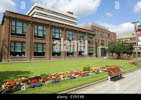 La bibliothèque sur le campus de l'Université de Hull, à Hull, en Angleterre. Le bâtiment est nommé d'après Philip Larkin (1922 - 1985), Banque D'Images