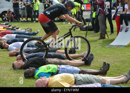 Londres, Royaume-Uni. 1er août 2015. Les gens prennent part à l'freecycle. La Prudential Ride London event. © Matthieu Chattle/Alamy Banque D'Images