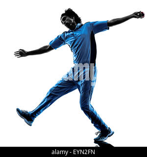 Joueur de Cricket pitcher en silhouette ombre sur fond blanc