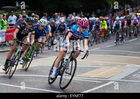 Westminster, Londres, 1er août 2015. Top femmes cyclistes concurrence dans le Prudential Ride Grand Prix de Londres autour de St James's Park. Banque D'Images