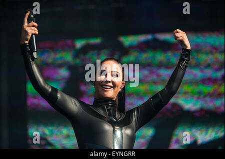 Brighton, UK, 1er août 2015. Tulisa joue sur la scène principale à Brighton's Pride Festival événement à Preston Park. Fête cette année le 25e anniversaire de the UK's biggest Pride Festival. Banque D'Images