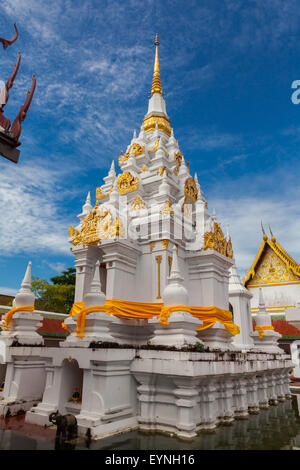 De style Srivijayan chedi de Wat Phra Borom qu'à Chaiya, le sud de la Thaïlande. Banque D'Images