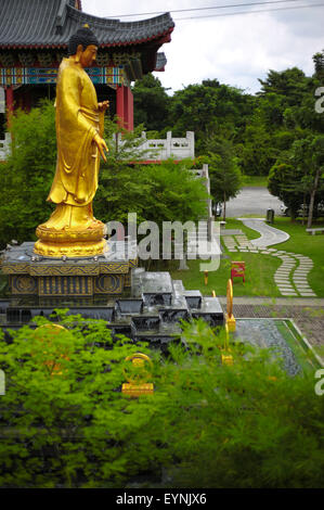 Aménagement de jardin dans un ancêtre Memorial Park à la Malaisie. Banque D'Images