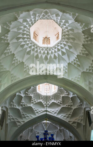 Salle voûtée Qajar, Shah Nematollah ou Ni'mat Allah Vali Shrine, Mahan, Iran Banque D'Images