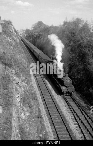 British Rail original loco de vapeur nombre 5968 cory hall tirant un train de voyageurs à Chepstow Angleterre Royaume-Uni dans les années 1960 Banque D'Images