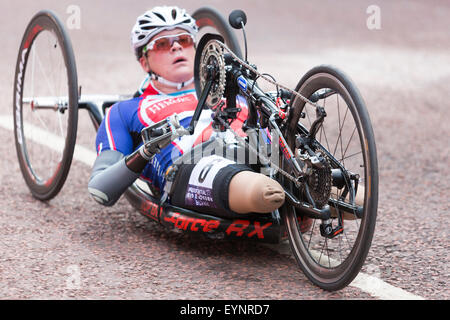 Londres, Royaume-Uni. 2 août 2015. prudential ridelondon 2015. riders participant à la Prudential ridelondon handycle finition classique sur le mall. photo : ontheroad/Alamy live news Banque D'Images