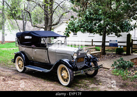1928, 4 portes, modèle A de Ford à l'extérieur de Patrick Henry's Scotchtown, Chiswell Lane, Beaverdam, Virginie Banque D'Images