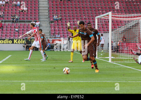 Cologne, Allemagne. 09Th Aug 2015. Pré saison tournoi. Coupe coloniale. Le FC Porto contre Stoke City. Leurs lignes claires de Porto. Credit : Action Plus Sport/Alamy Live News Banque D'Images