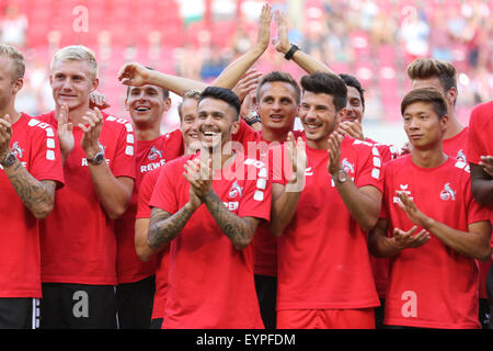 Cologne, Allemagne. 09Th Aug 2015. Pré saison tournoi. Colonia Cup. Le FC Porto contre Stoke City. Une ambiance de l'équipe de Cologne célèbrent leur victoire bien méritée. Credit : Action Plus Sport/Alamy Live News Banque D'Images