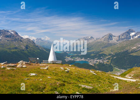 St.Moritz, Suisse - le 15 juillet 2015:Muottas Muragl avec Sculpture naturelle appelée la liste déroulante, Saint-Moritz, Haute Engadine, Banque D'Images