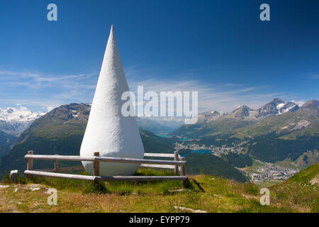 St.Moritz, Suisse - le 15 juillet 2015:Muottas Muragl avec Sculpture naturelle appelée la liste déroulante, Saint-Moritz, Haute Engadine, Banque D'Images