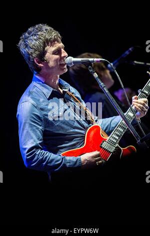 Milan, Italie. 6 juillet, 2015. Noel Gallagher's High Flying Birds en concert à Milan © Roberto Finizio/Alamy Live News Banque D'Images