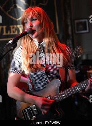 Camden Rocks Festival 2015 - Performances et de l'atmosphère avec : Jennifer Ahlkvist Où : London, Royaume-Uni Quand : 30 mai 2015 C Banque D'Images