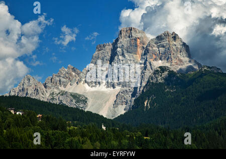 Le mont Pelmo, Dolomites, Italie Banque D'Images