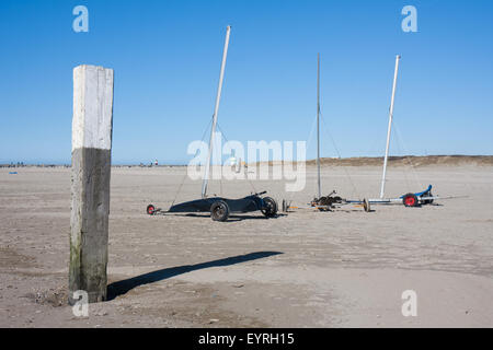 Char à voile voitures dans les Pays-Bas à la plage près de IJmuiden Banque D'Images