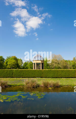 Pavillon dans le parc du château, Le CHÂTEAU DE CORMATIN, France Banque D'Images