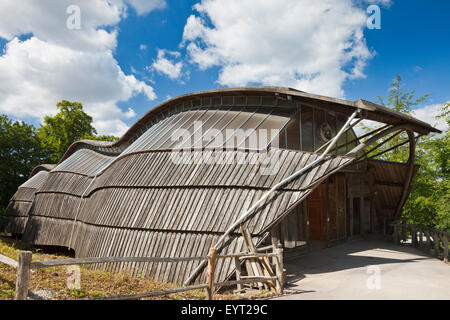 L'édifice à l'Gridshell le Weald et Downland Open Air Museum, Singleton, West Sussex. Banque D'Images