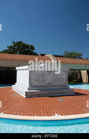 Tombe de DR.MARTIN ET CORETTA SCOTT KING REFLECTING POOL LE RÉVÉREND DOCTEUR MARTIN LUTHER KING JR HISTORIC SITE ATLANTA (GÉORGIE, USA Banque D'Images