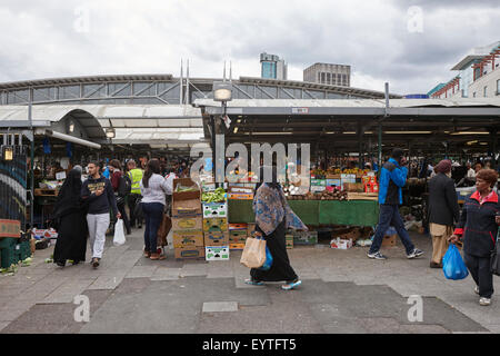 Birmingham multiculturel marché plein air UK Banque D'Images