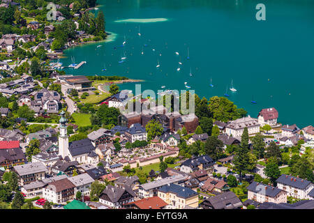 L'Autriche Salzburger Land (ferderal, état de l'Autriche), Salzkammergut (resort), le lac Wolfgangsee, Sankt Gilgen, local Vue, Vue de l'Weißwand (montagne) Banque D'Images