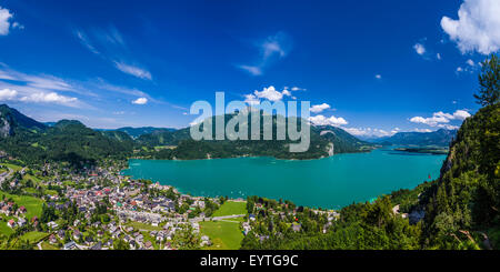 L'Autriche Salzburger Land (ferderal, état de l'Autriche), Salzkammergut (resort), le lac Wolfgangsee, Sankt Gilgen, vue locale avec la montagne Schafberg (), vue de Weißwand (montagne) Banque D'Images