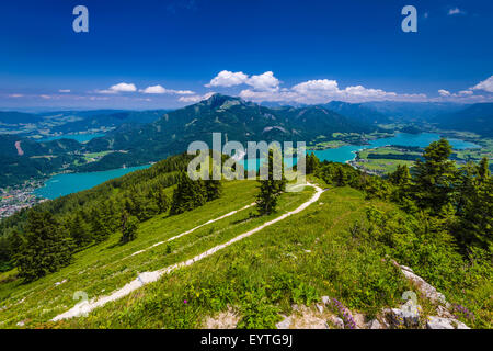 L'Autriche Salzburger Land (ferderal, état de l'Autriche), Salzkammergut (resort), le lac Wolfgangsee, Sankt Gilgen, lac Wolfgangsee avec Schafberg (montagne), vue de la montagne Zwölferhorn () Banque D'Images