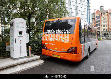 Métro de charge électrique sans navette service de bus dans le centre-ville de Manchester England UK Banque D'Images