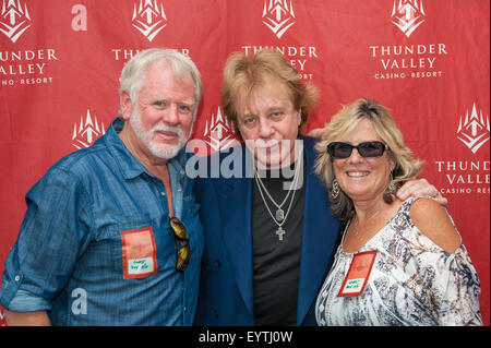 LINCOLN, CA - 31 juillet : Eddie Money pose avec Steve et Kathy Orsi à Thunder Valley Casino Resort dans la région de Lincoln, Californie le Banque D'Images