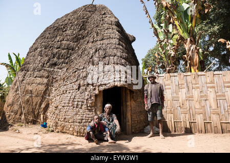 En dehors de la famille traditionnelle, une hutte Dorze Dorze, Ethiopie Banque D'Images