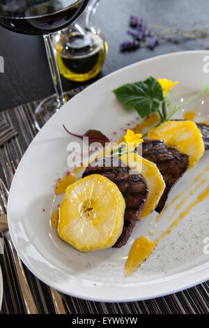 Un plat d'un restaurant gastronomique Banque D'Images