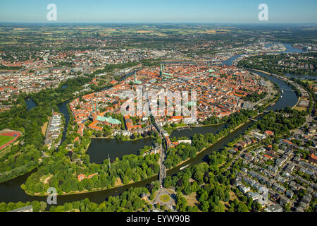 Centre historique de Lübeck avec Trave et Obertrave, baie de Lübeck, Lübeck, Schleswig-Holstein, Allemagne Banque D'Images