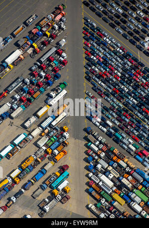 Le chargement de voitures d'occasion, Hansahafen, Unikai, port de Hambourg, de l'Elbe, Hambourg, Allemagne Banque D'Images