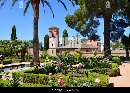 La Médina avec le couvent de San Francisco (Parador) en arrière-plan, complexe de l'Alhambra, Grenade, Andalousie, Espagne Banque D'Images