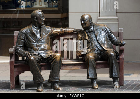 Sir Winston Churchill et le président Eisenhower à Mayfair, Londres, Angleterre, Royaume-Uni, Europe Banque D'Images