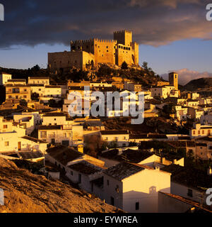 Château Renaissance et la ville, Velez Blanco, Almeria, Andalousie, Espagne, Europe Banque D'Images