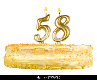 Gâteau d'anniversaire avec des bougies nombre cinquante huit isolé sur fond blanc Banque D'Images