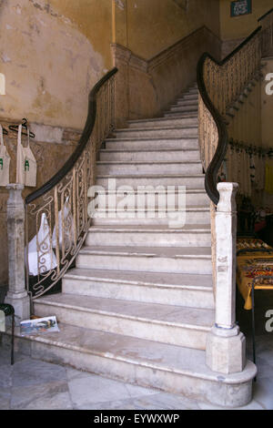 Dans la construction d'escalier à Cuba. Banque D'Images