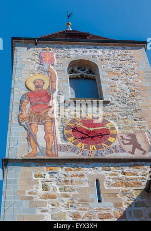 Appenzell, Appenzell Rhodes-Intérieures Canton, Suisse. Et l'horloge murale sur tour de l'église Saint Maurice. Banque D'Images