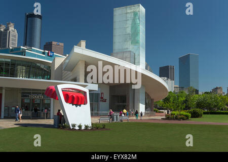 Décapsuleur GÉANT WORLD OF COCA COLA MUSEUM (©ROSSER 2005 FABRAP) PEMBERTON PLACE ATLANTA GEORGIA USA Banque D'Images