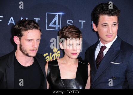 Brooklyn, NY, USA. 4 Août, 2015. Jamie Bell, Kate Mara, Miles Teller aux arrivées pour les quatre fantastiques Premiere Cinemas, Williamsburg, Brooklyn, NY, le 4 août 2015. Credit : Gregorio T./Binuya Everett Collection/Alamy Live News Banque D'Images