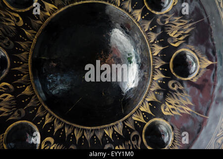 Grand gong à temple Banque D'Images