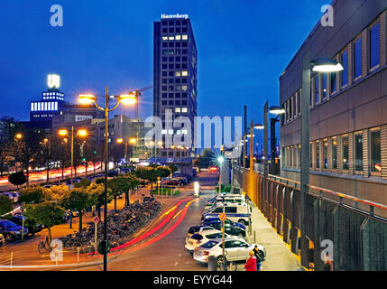 Voir à partir de la gare principale de Dortmund U-tour et Harenberg, Allemagne, City-Center-du-Nord-Westphalie, Ruhr, Dortmund Banque D'Images