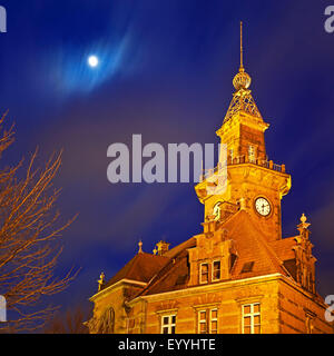 Ancien des autorités portuaires dans la soirée, l'Allemagne, en Rhénanie du Nord-Westphalie, Ruhr, Dortmund Banque D'Images