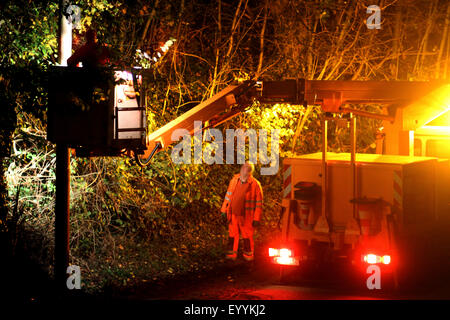 Travaux de réparation d'une rue de lumière la nuit, Allemagne Banque D'Images