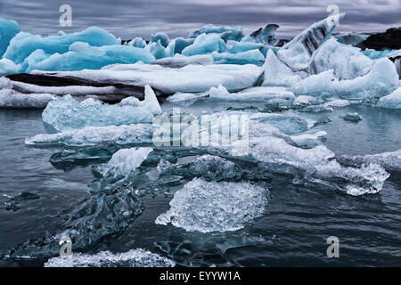 La glace sur le lac glaciaire Joekulsarlon, l'Islande, l'Austurland, Kalfafellsstadur Banque D'Images