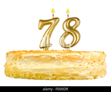 Gâteau d'anniversaire avec des bougies nombre soixante huit isolé sur fond blanc Banque D'Images